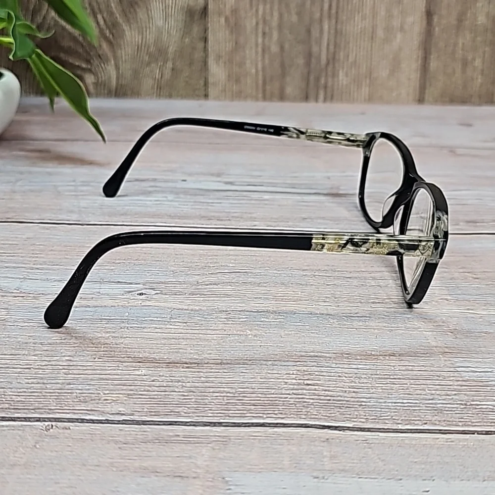 LADIES BLACK & GOLD PLASTIC EYEGLASS FRAMES
